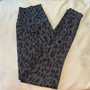 CARBON 38 pattern leggings